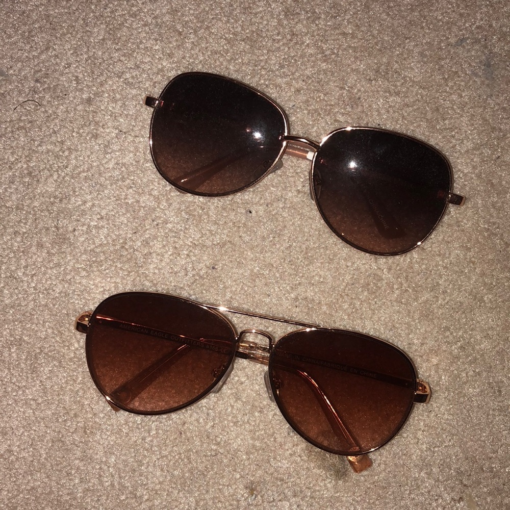 2 pairs of Aviator sunglasses